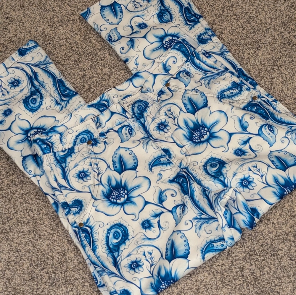 Shein (4-6) Flare Leg Pants Blue And White - Picture 2 of 4
